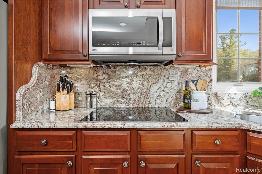 50045 E Fellows Creek Court, Plymouth, MI 48170 — Photo 22
