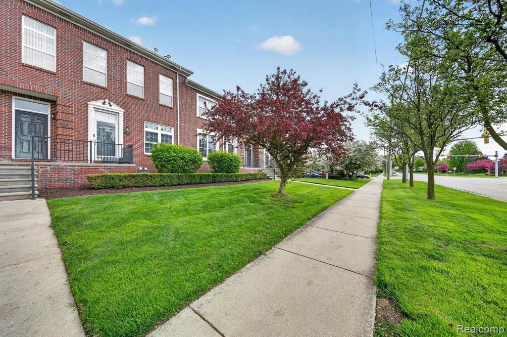43027 Strand Drive, Sterling Heights, MI 48313 — Photo 2