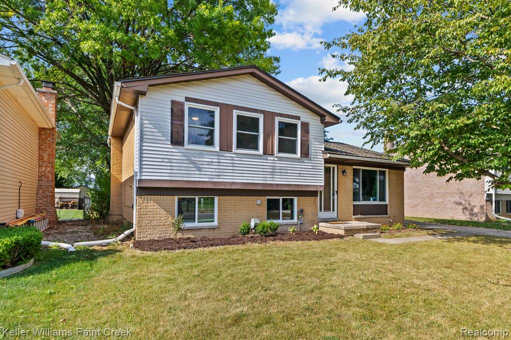 16221 Bayham Court, Clinton Twp, MI 48038