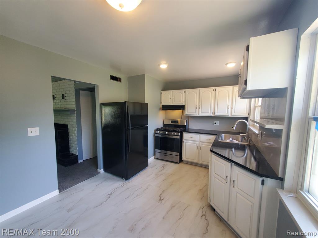 41743 MCKINLEY Street, Van Buren, MI 48111 — Photo 4