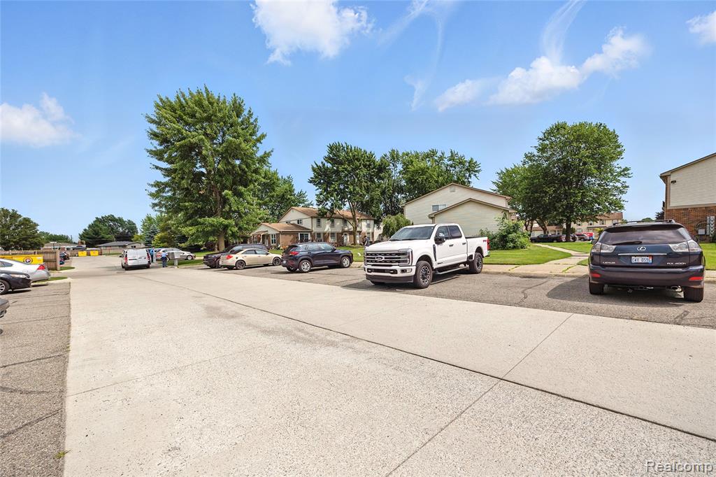 8924 Shawn Drive, Sterling Heights, MI 48312 — Photo 18