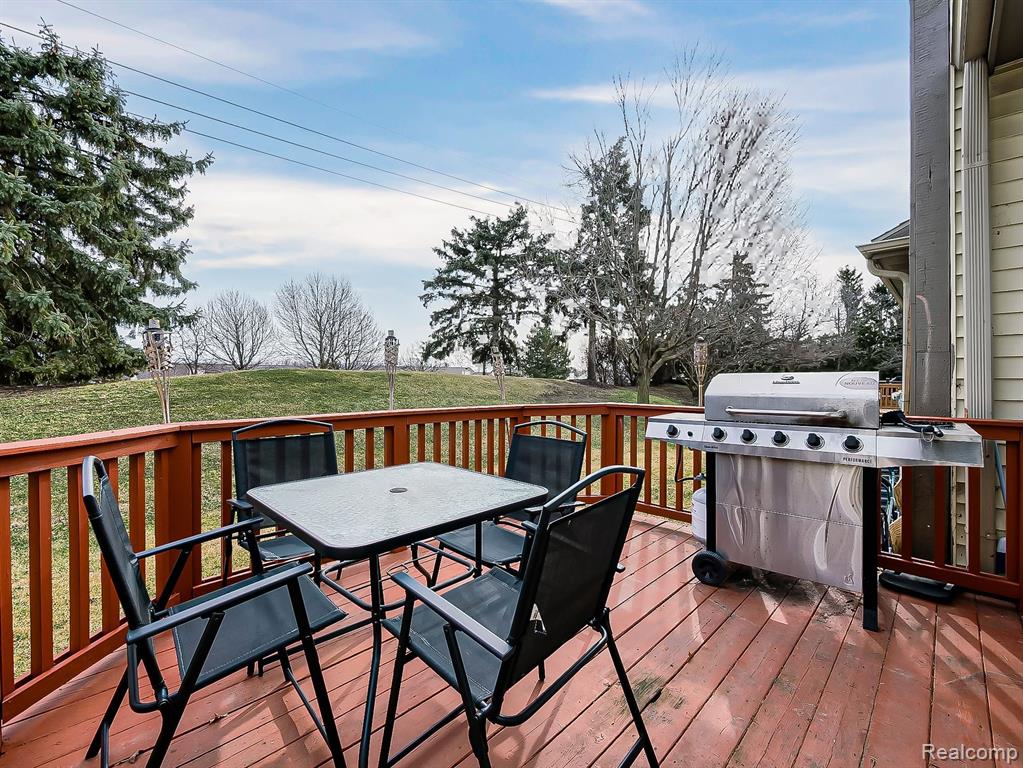 212 WINDING Brook, Commerce Twp, MI 48390 — Photo 19