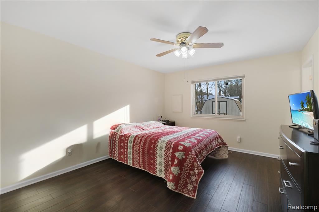 43529 Oakbrook Road, Canton, MI, 48187