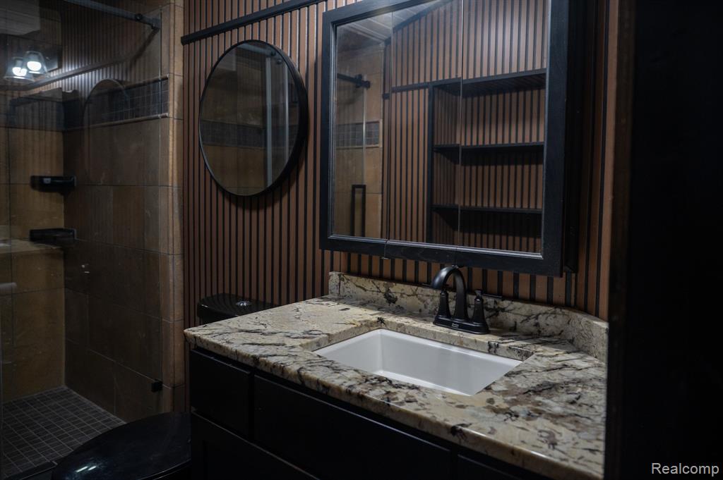 375 Lamothe Drive, Waterford, MI 48327 — Photo 10