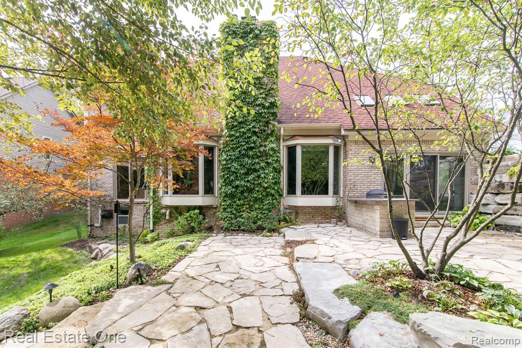 4088 PARKSTONE Court, Troy, MI 48098 — Photo 11