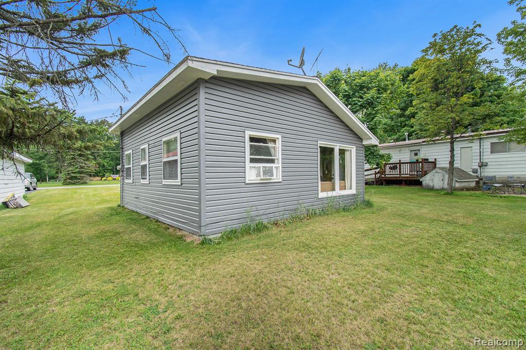 6954 LAKEVIEW Drive, Hubbard Lake, MI 49747 — Photo 18