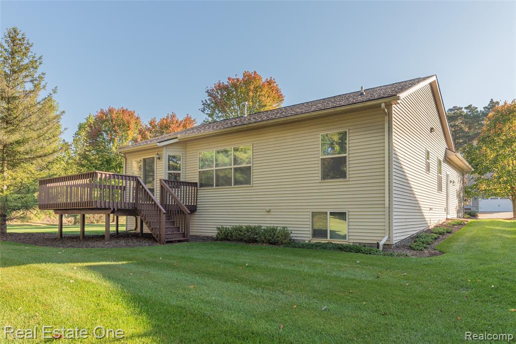9970 Whispering Woods Drive, Pinckney, MI 48169 — Photo 3