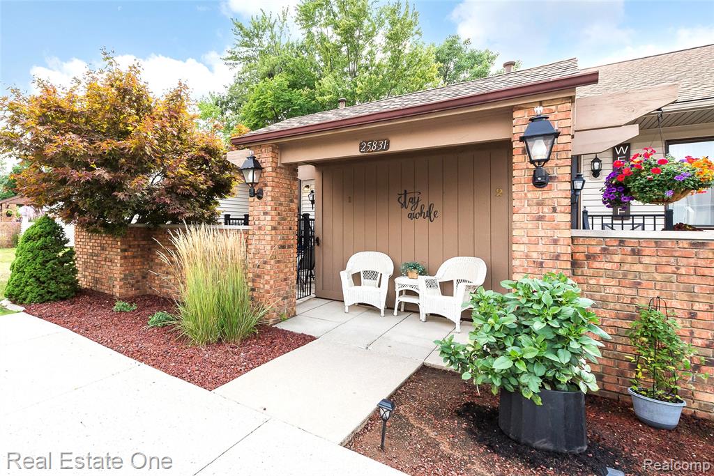 25831 Lexington Drive, 1, South Lyon, MI 48178