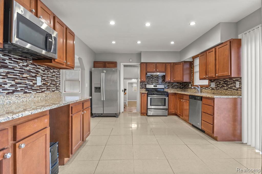 6500 N VERNON Street, Dearborn Heights, MI 48127 — Photo 11