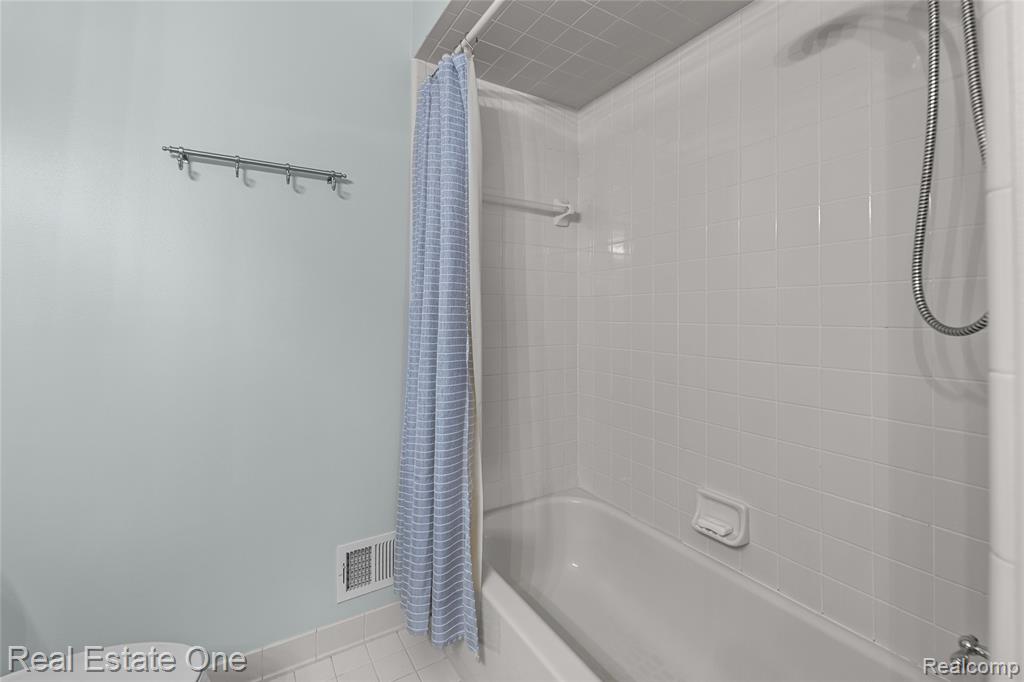 5092 Julian Drive, Troy, MI 48085 — Photo 22