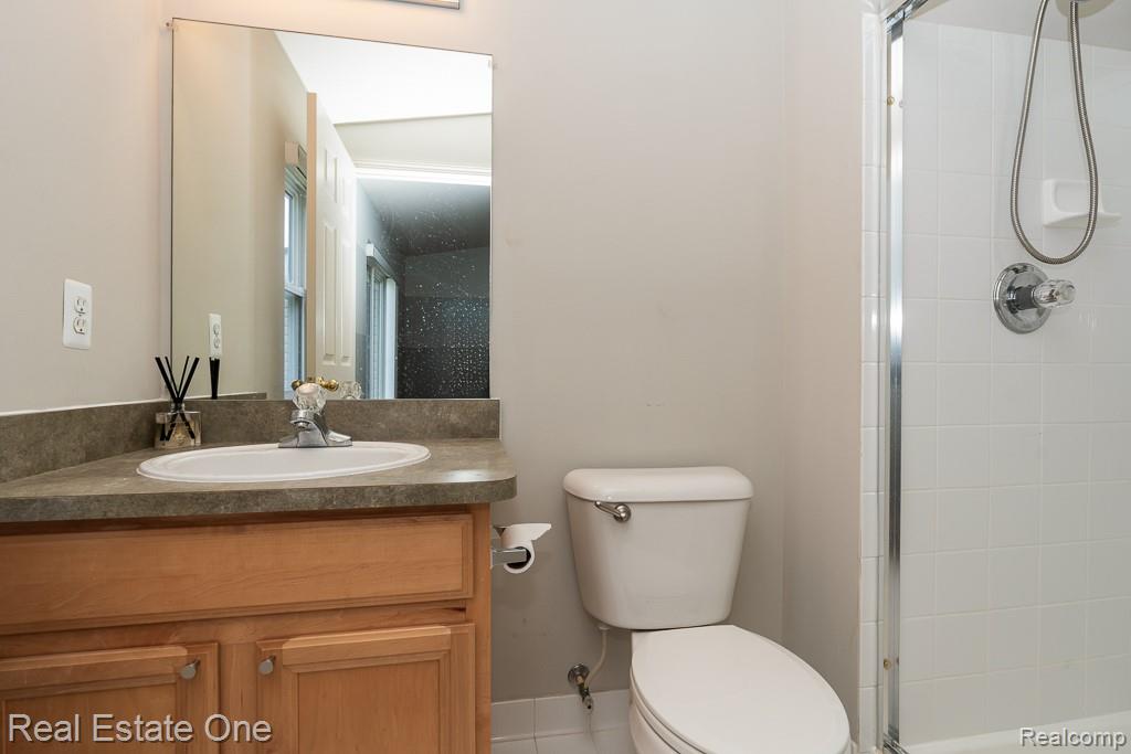 6963 Edgewater Drive, Troy, MI 48085 — Photo 18