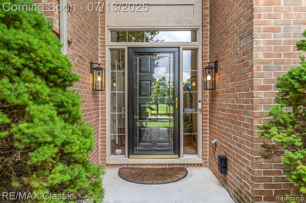 45450 Fountain View Drive, Canton, MI 48188 — Photo 3