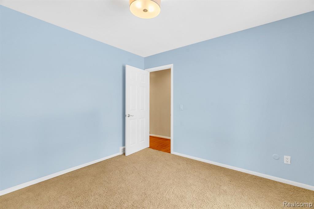 8378 OLD PLANK Road, Grand Blanc, MI 48439 — Photo 38