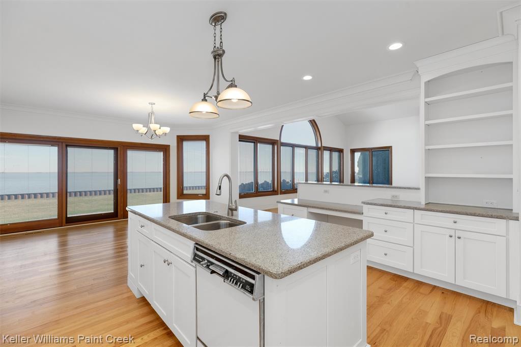 37580 Lakeshore Drive, Harrison Township, MI — Photo 32