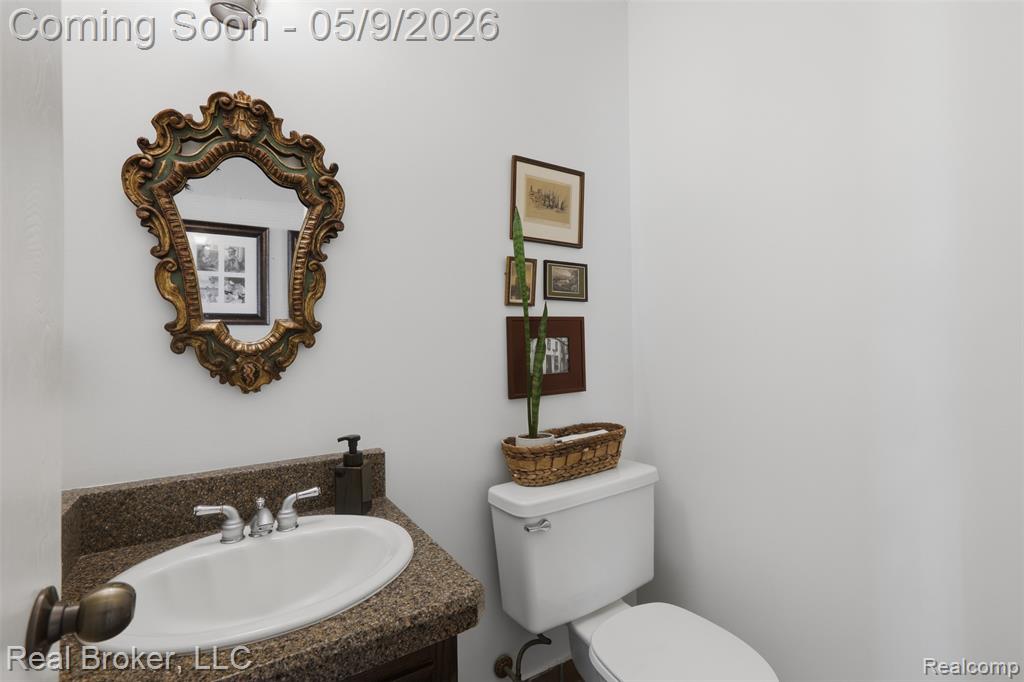 5037 Bantry Drive, West Bloomfield, MI — Photo 23