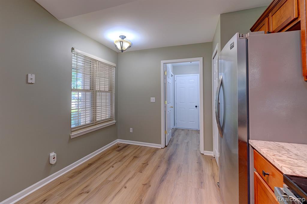 1852 N Kenwyck Drive, Ypsilanti, MI 48198 — Photo 10