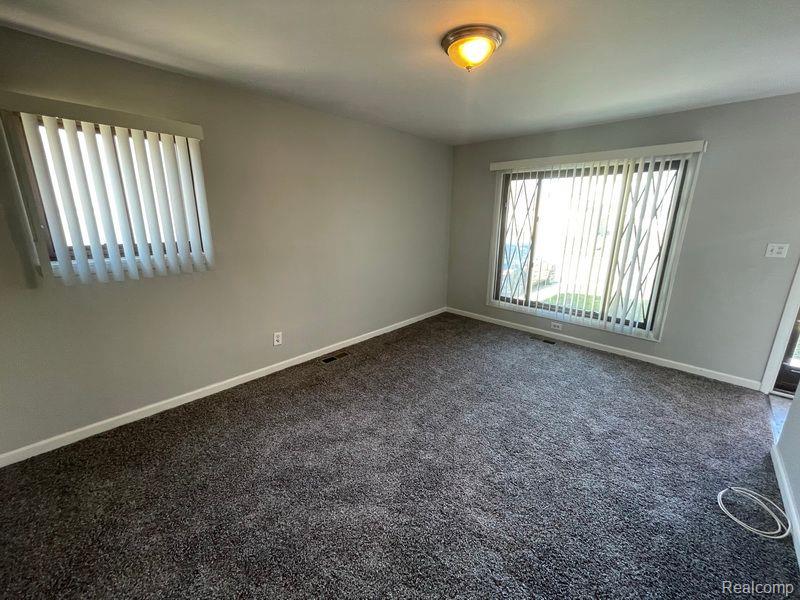 59 W HARWOOD Avenue, Madison Heights, MI 48071 — Photo 3