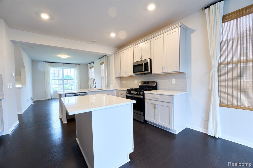 49701 Lantern Way, Canton, MI 48188 — Photo 8
