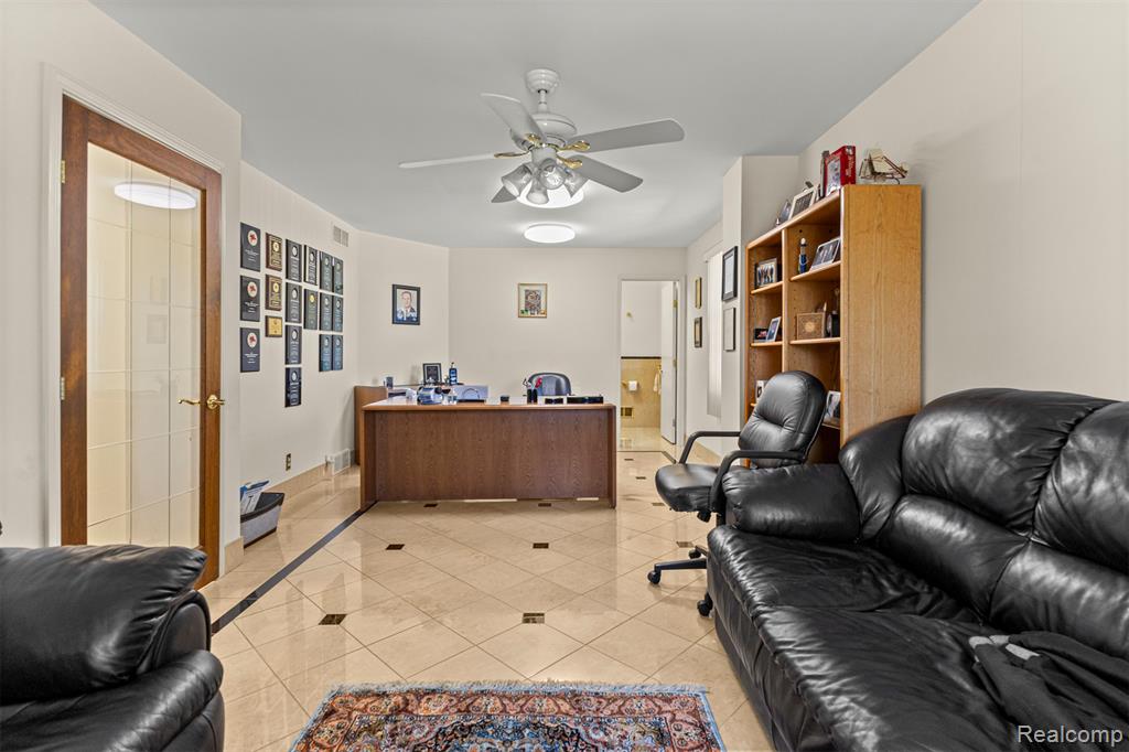 30401 Utica Road, Roseville, MI 48066 — Photo 35