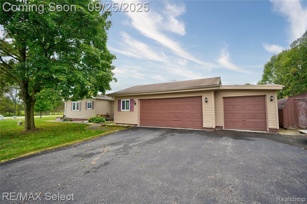 6237 E Atherton Road, Burton, MI 48519 — Photo 4
