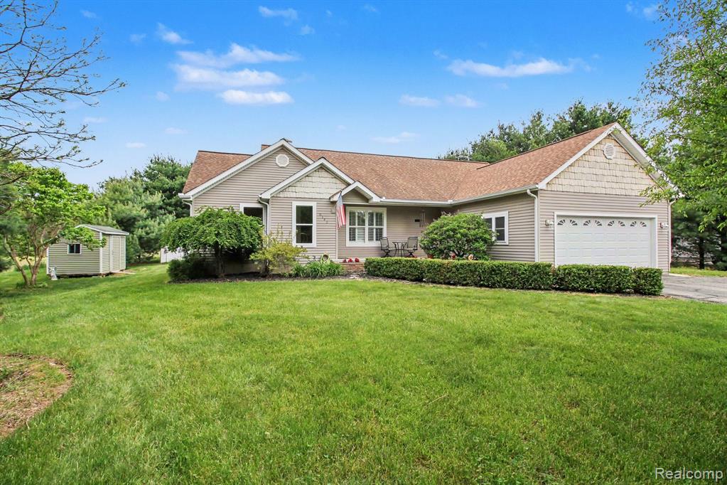 5183 Owosso Road, Fowlerville, MI 48836 — front exterior