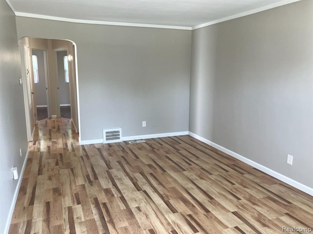 8189 STATE Park, Center Line, MI 48015 — Photo 8