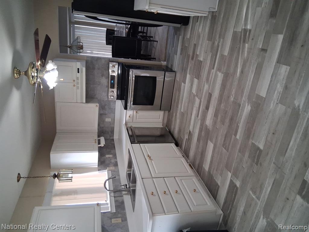 8373 Jefferson Court, Warren, MI 48093 — Photo 33