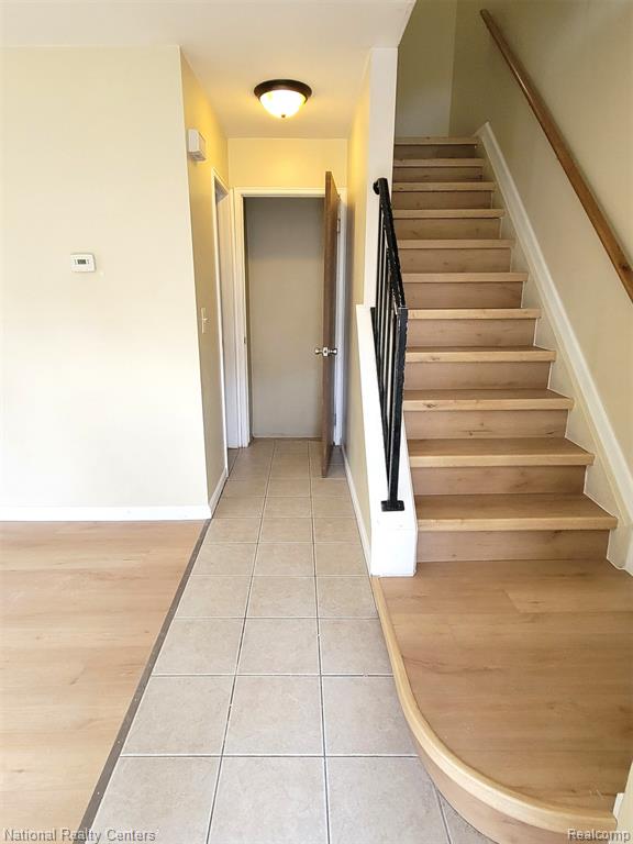 8831 Sunrise Drive, Sterling Heights, MI 48312 — Photo 10