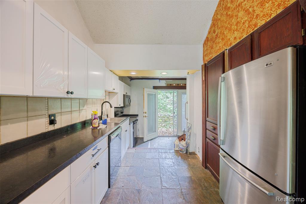 4995 Mohawk Avenue, Clarkston, MI 48348 — Photo 16