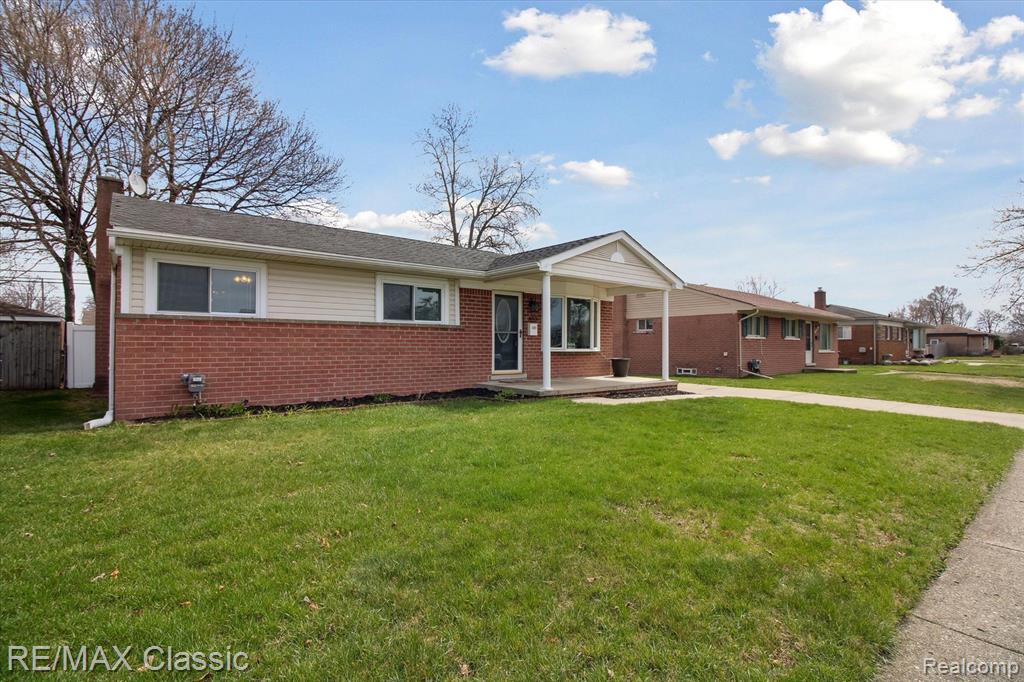 832 VAN SULL Street, Westland, MI — Photo 2