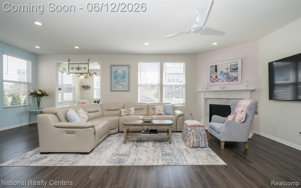 1233 Lark St, Lake Orion, MI — Photo 3