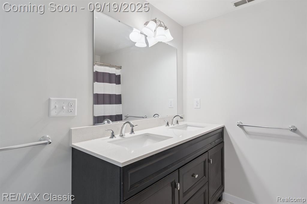 4335 Leroy Court, White Lake, MI 48383 — Photo 28