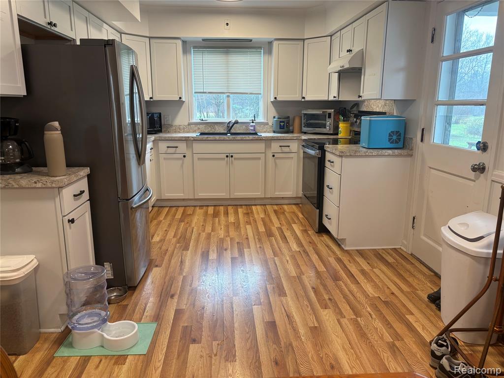 3377 S MACKIN Road, Road, Flint, MI 48504 — Photo 6