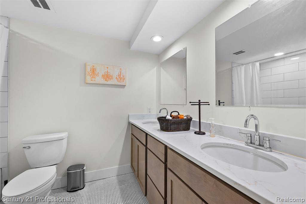745 Hawthorne Drive, Bloomfield Hills, MI 48304 — Photo 38