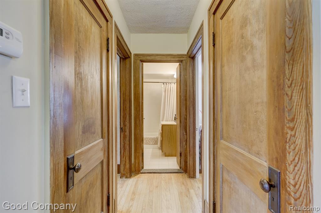 923 W 11 Mile Road, Royal Oak, MI 48067 — Photo 26