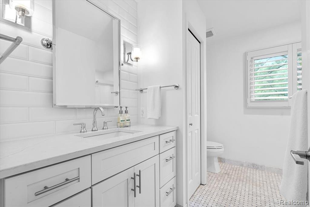 45357 Stonehedge Drive, Plymouth, MI 48170 — Photo 16