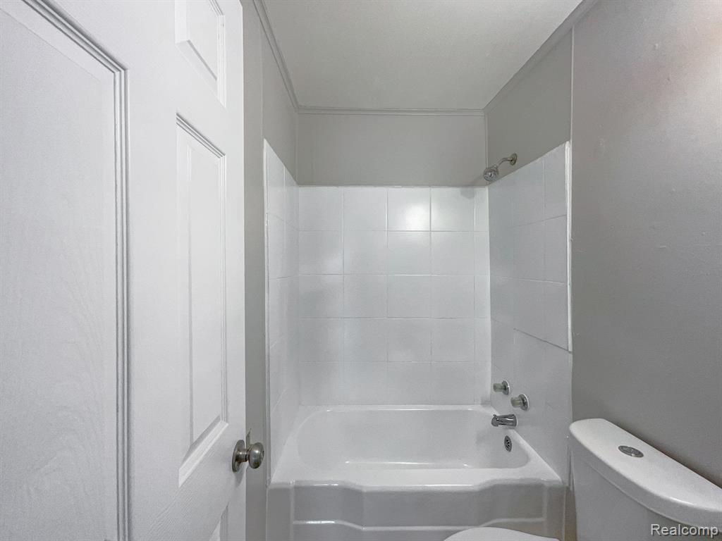 7054 FISHER Avenue, Warren, MI 48091 — Photo 14