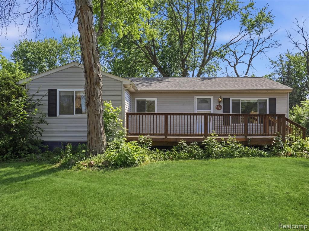 8568 Janis Street, Shelby Twp, MI 48317 — Photo 2