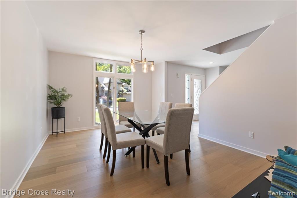 6258 Lindsay Court, West Bloomfield, MI 48324 — Photo 24