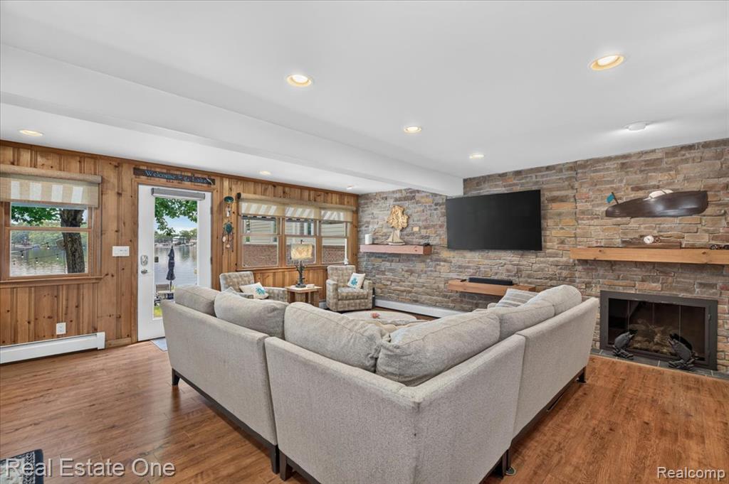 836 Pine Tree Road W, Lake Orion, MI 48362 — Photo 15