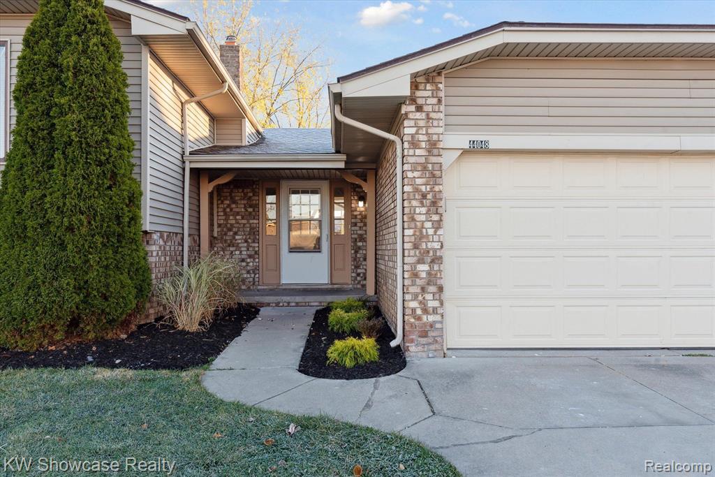 44048 Harsdale Drive, Canton, MI 48187 — Photo 3