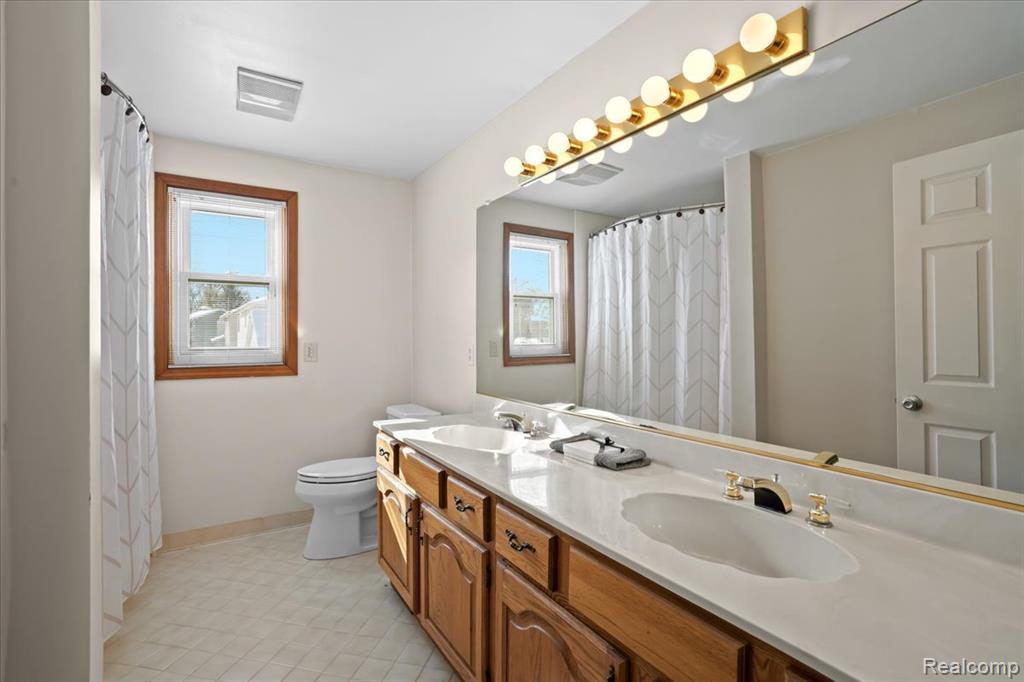 9112 Meadowdale Drive, Brighton, MI 48114 — Photo 33
