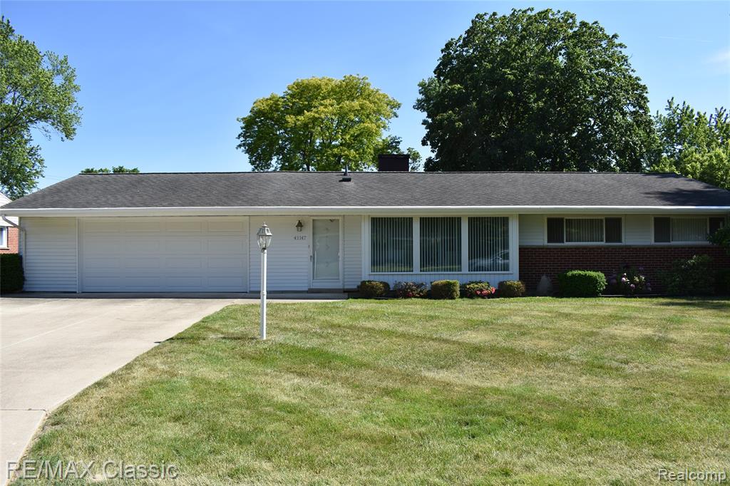 41147 S McMahon Circle, Novi, MI — front exterior