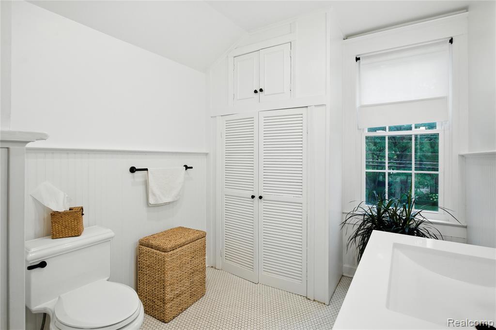 526 Notre Dame Street, Grosse Pointe, MI 48230 — Photo 25