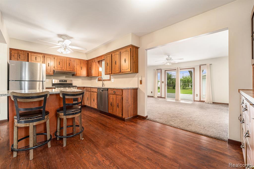 8231 Doncaster Drive, Sterling Heights, MI 48312 — Photo 13