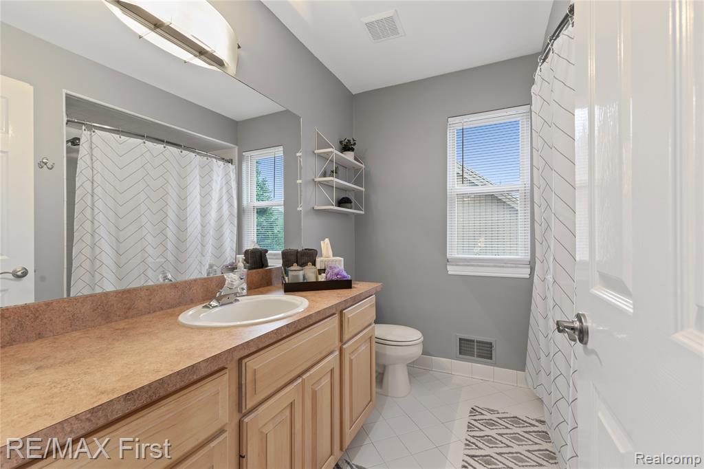 43316 Brooks Drive, Clinton Twp, MI 48038 — Photo 25