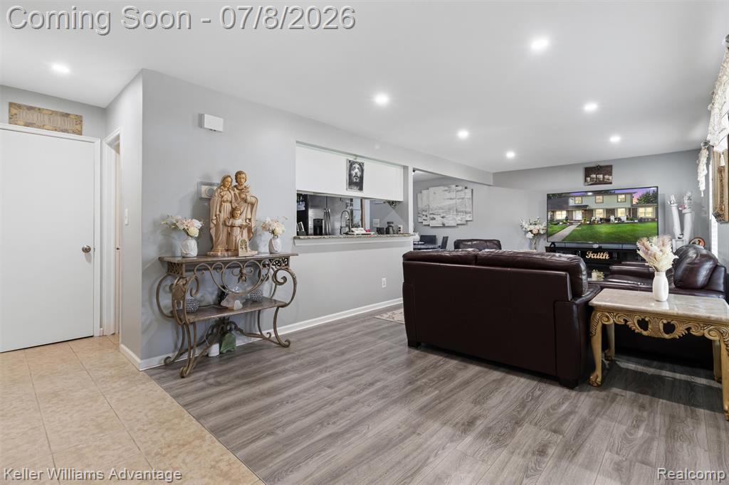 8948 Shawn Drive, Sterling Heights, MI 48312 — Photo 3