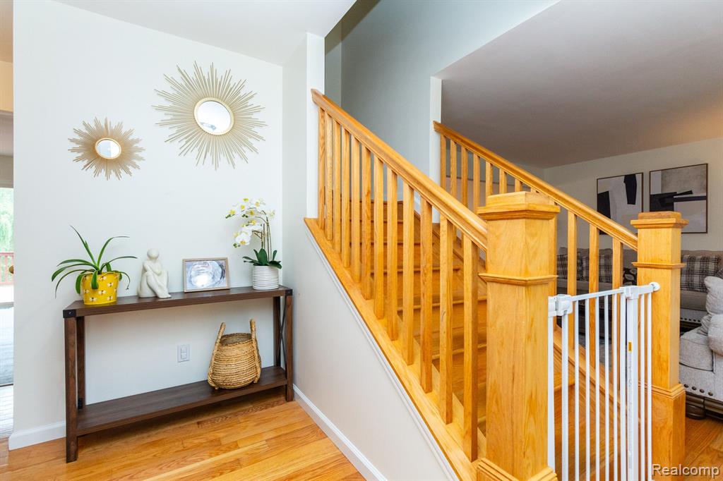 5470 MILL RACE Way, Commerce Twp, MI 48382 — Photo 8