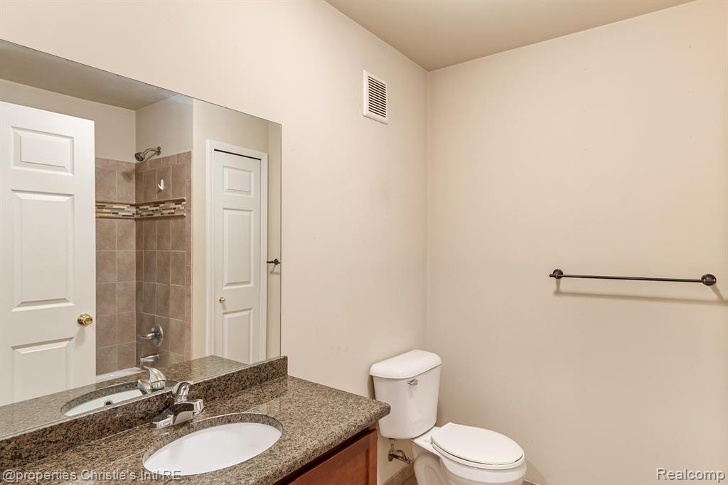 8437 Williamstown Drive, Shelby Twp, MI 48316 — Photo 10