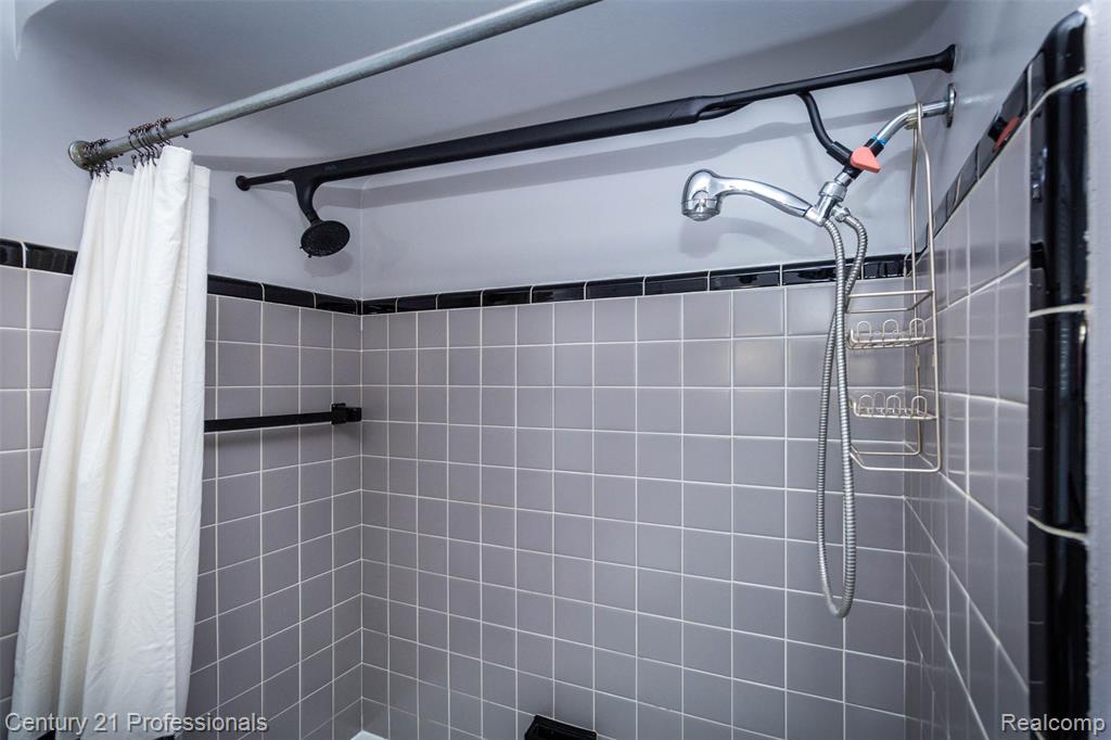 25009 Donald, Redford, MI 48239 — Photo 17